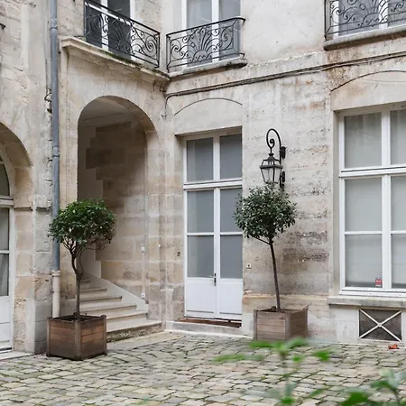 Adresse Prestigieuse: Luxueux Marais Appartamento